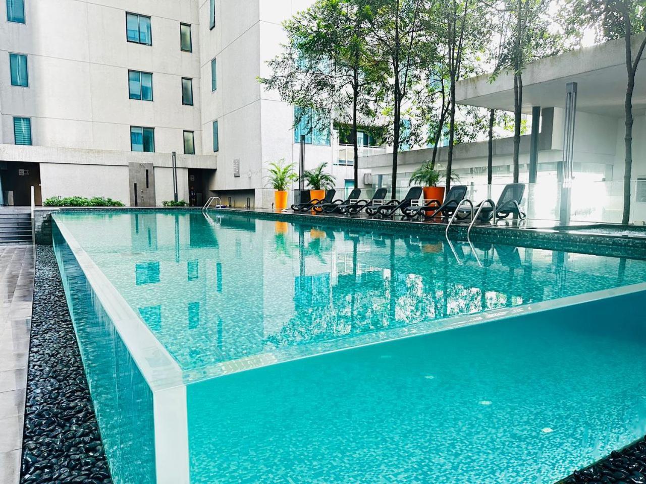 Summer Suites Klcc By Purple Orchid 쿠알라룸푸르 외부 사진